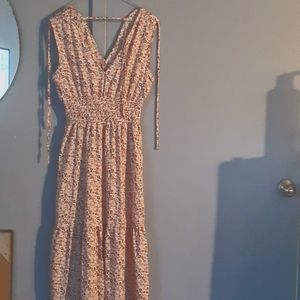 Floral maxi dress size large.
